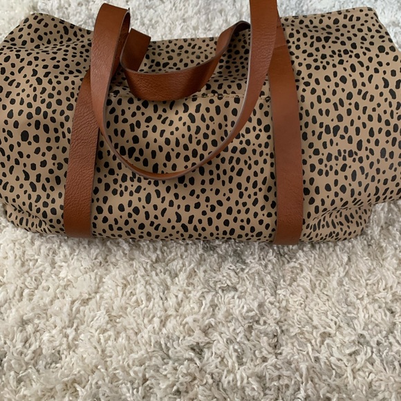 Large tote by Universal Thread - Picture 2 of 4